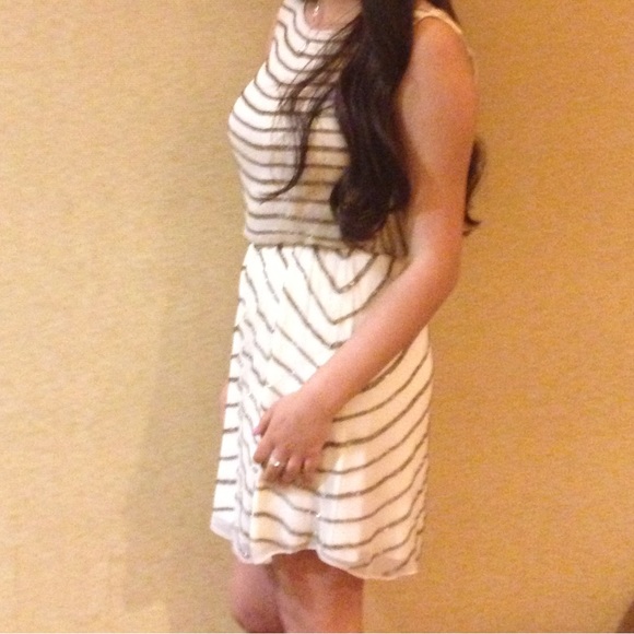 Alice + Olivia - Gisel Beaded Cowl back Dress - Picture 4 of 4